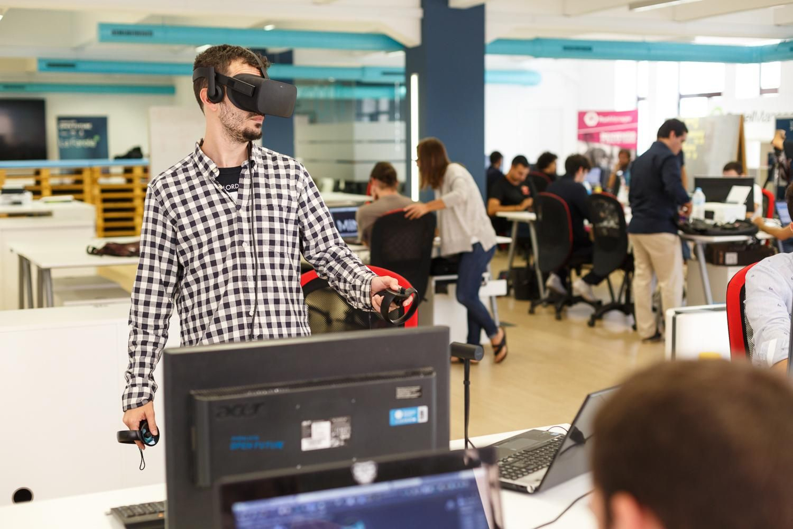 'Startups' desarrollando su actividad en el hub malagueño de La Farola