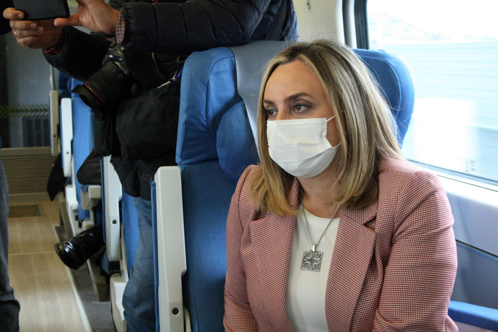 El primer viaje del AVE entre Málaga y Granada, en imágenes