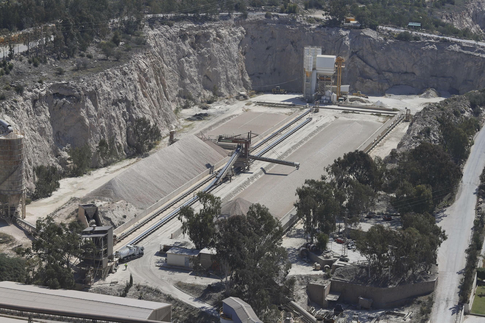 Las fotos de la fábrica de cemento de Málaga