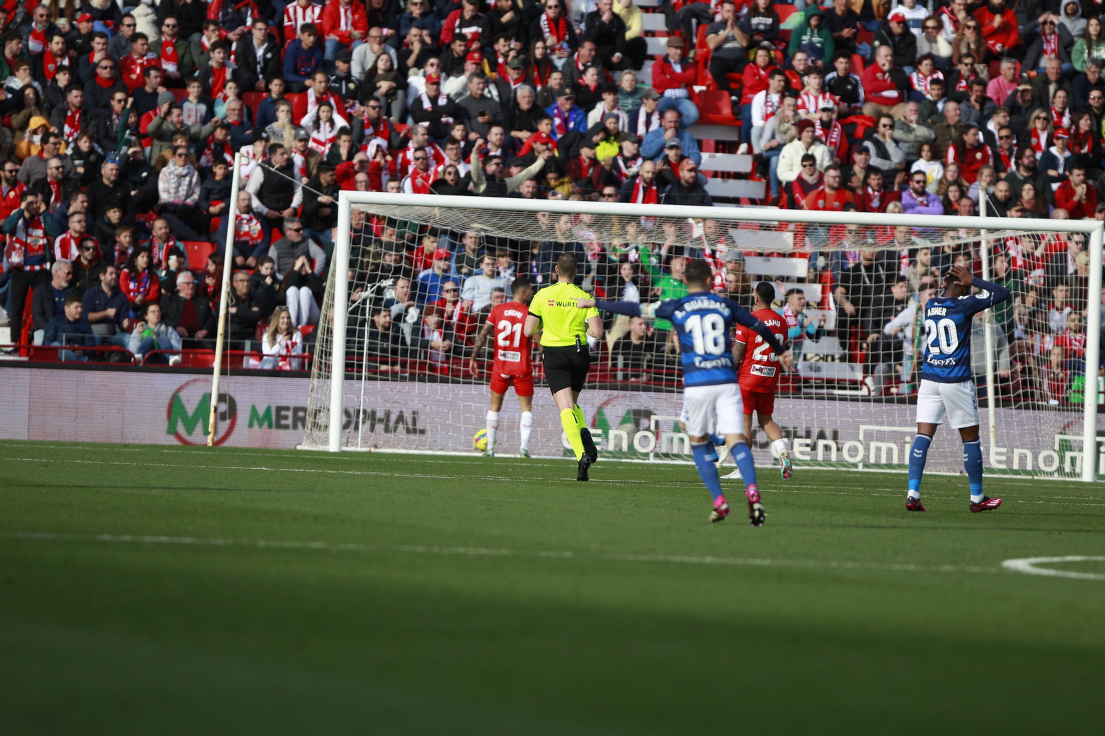 Imágenes del partido de fútbol U.D. Almería-Real Betis Balompié