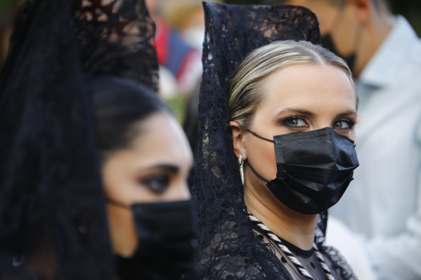 Jueves Santo en Córdoba: La procesión del Cristo de Gracia, en imágenes