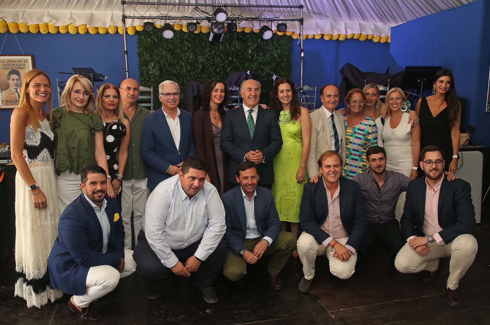 Foto de familia del Partido Popular de Algeciras en la Feria Real.