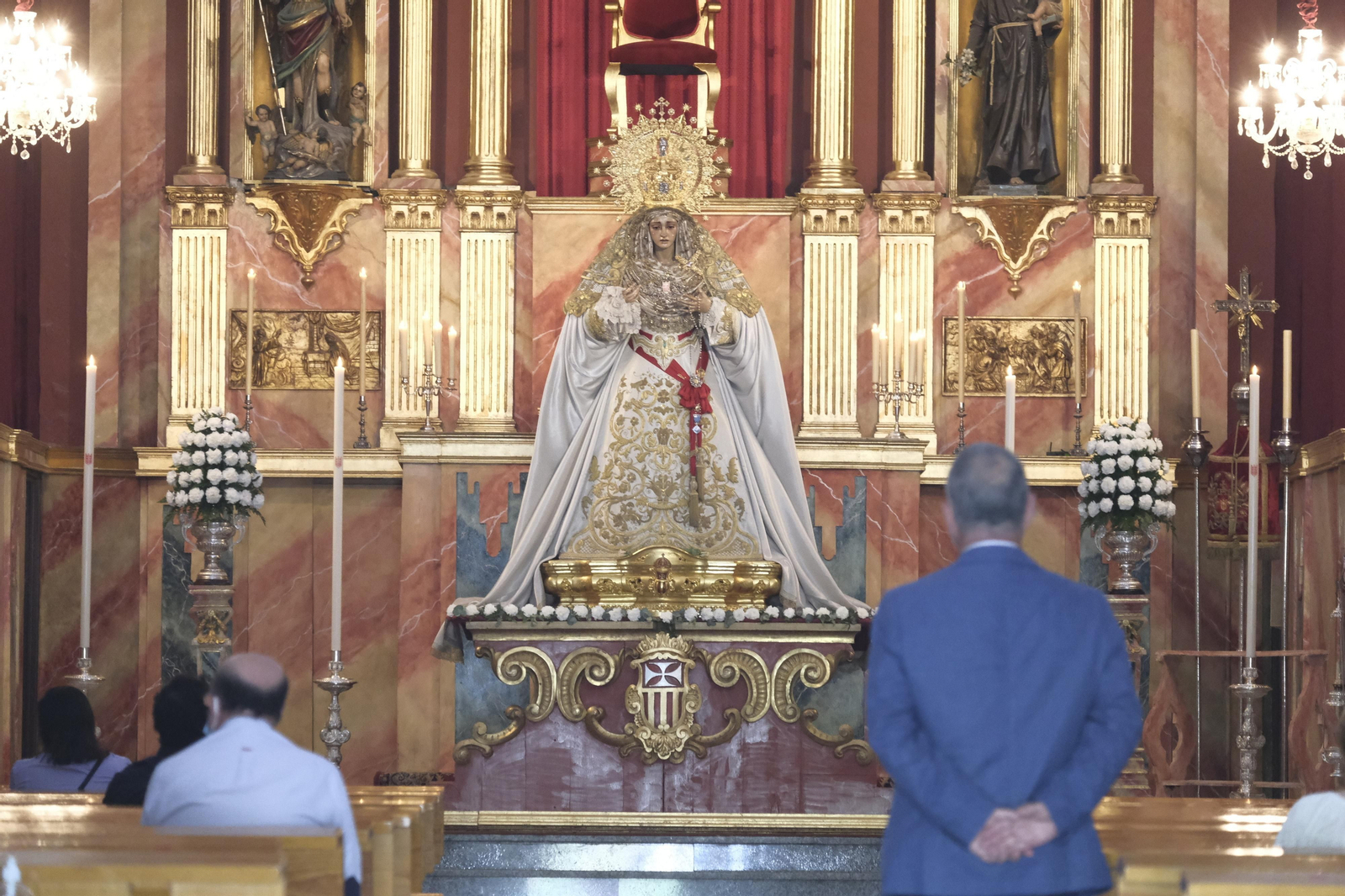 La despedida de la Virgen de la Merced de Córdoba antes de su restauración, en imágenes
