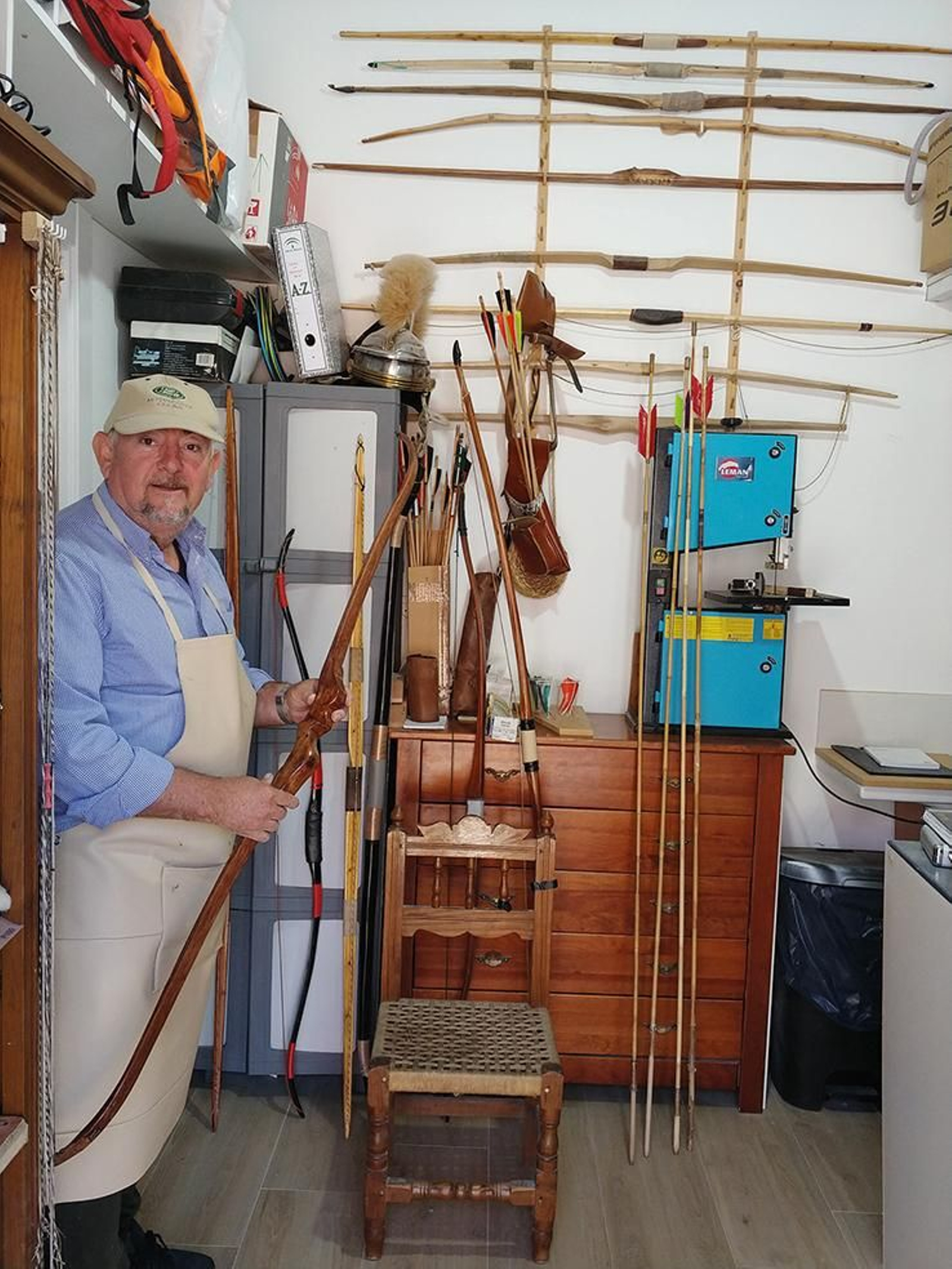 El artesano Ilde Molina en su taller de Benahadux