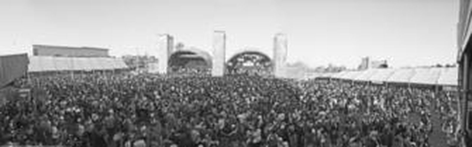 Miles de personas arropan cada año el Viñarock.