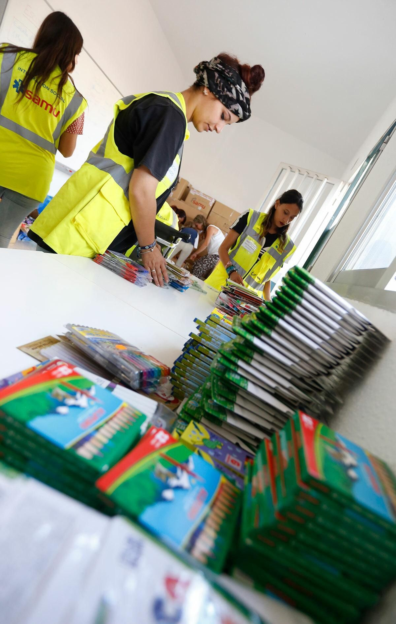 La caravana solidaria sale este domingo con material escolar para niños en riesgo de exclusión social.