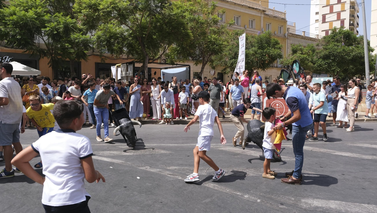 Exhibición de toreo de salón de la Escuela Taurina de Almería, en imágenes