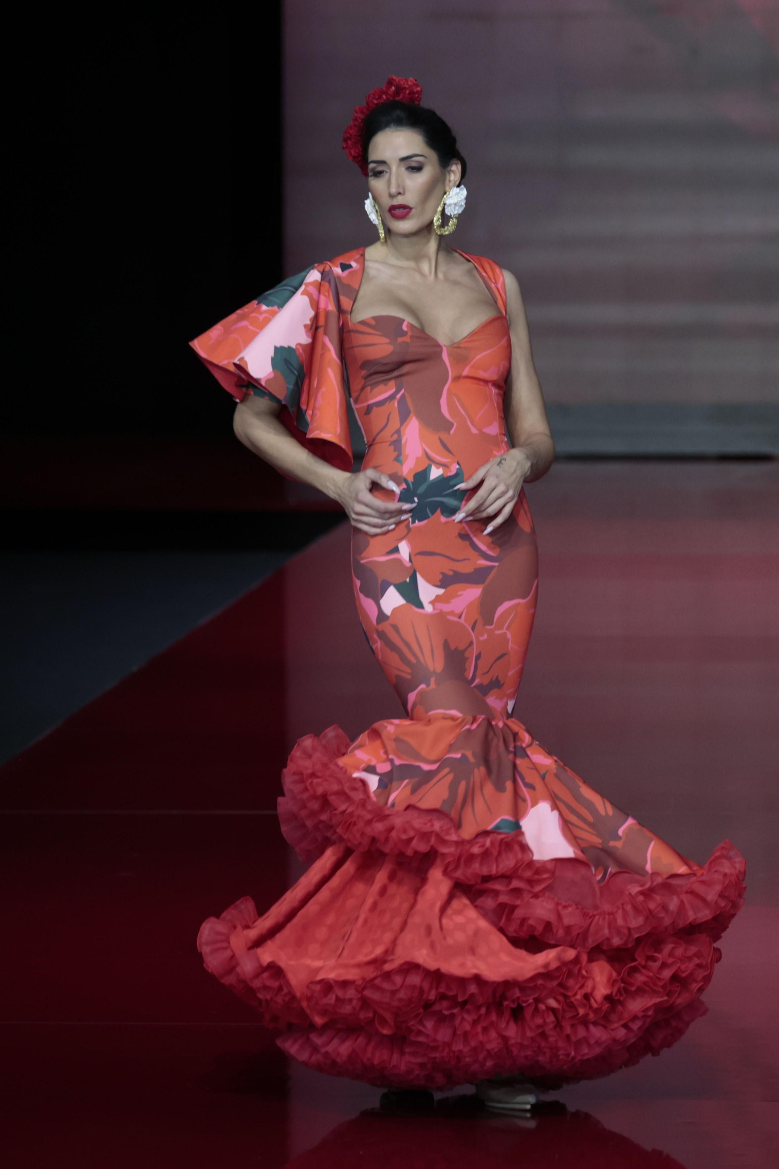 El desfile de Rosa Pedroche en SIMOF 2022, todas las fotos