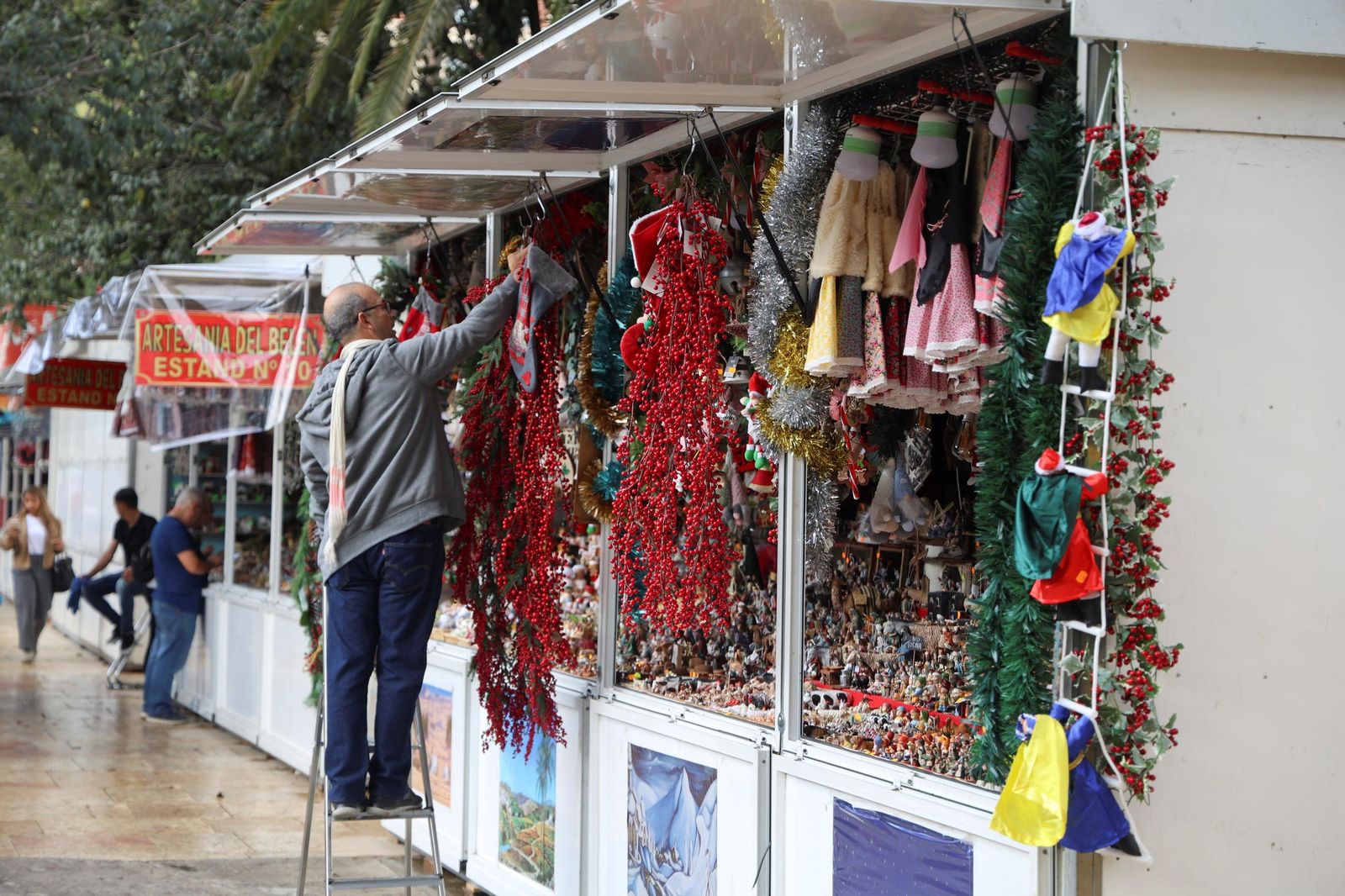 Los preparativos para la Navidad en el centro de Málaga, en fotos