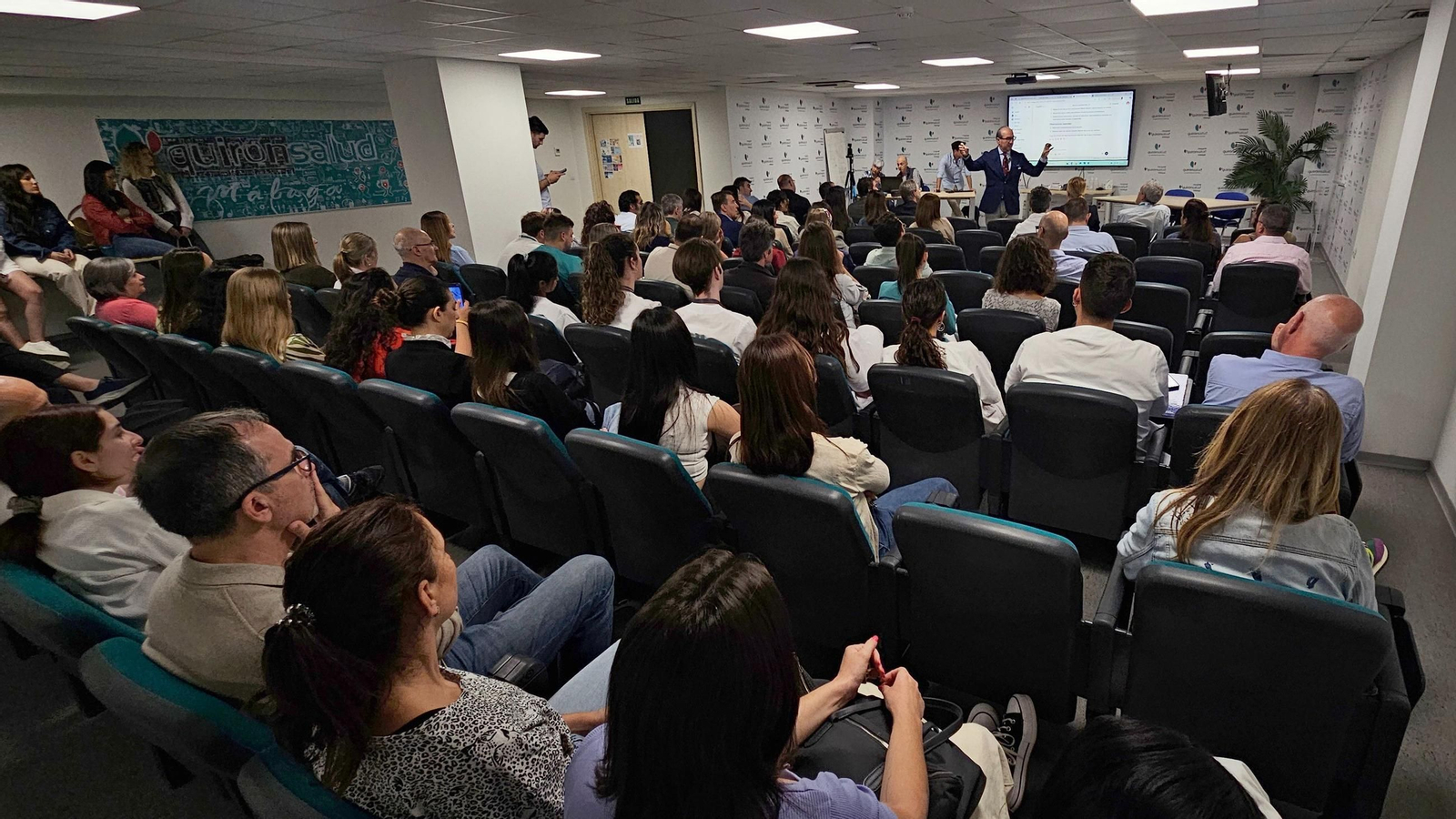 Sesión de formación en IA con el Dr. Trujillo