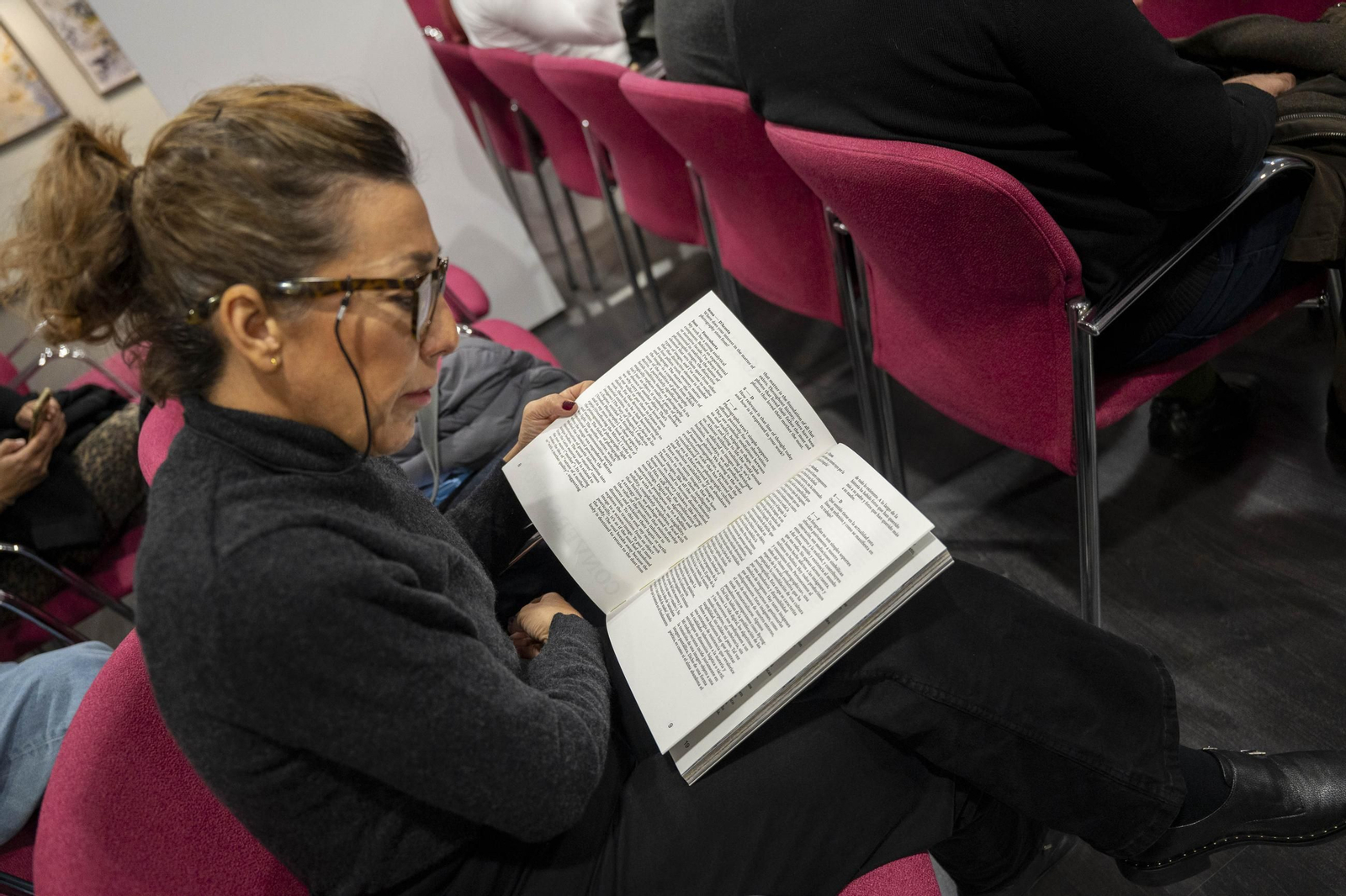 “Cuando las imágenes pierden su cuerpo”: Un diálogo entre Sema D’Acosta y Joan Fontcuberta sobre materia, memoria y la transformación posfotográfica