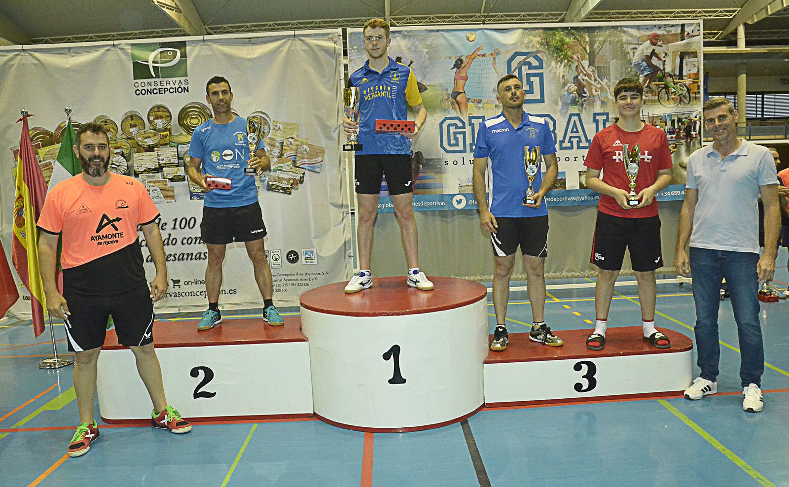 Podium senior en la XXXII edición de las XII Horas de Tenis de mesa.