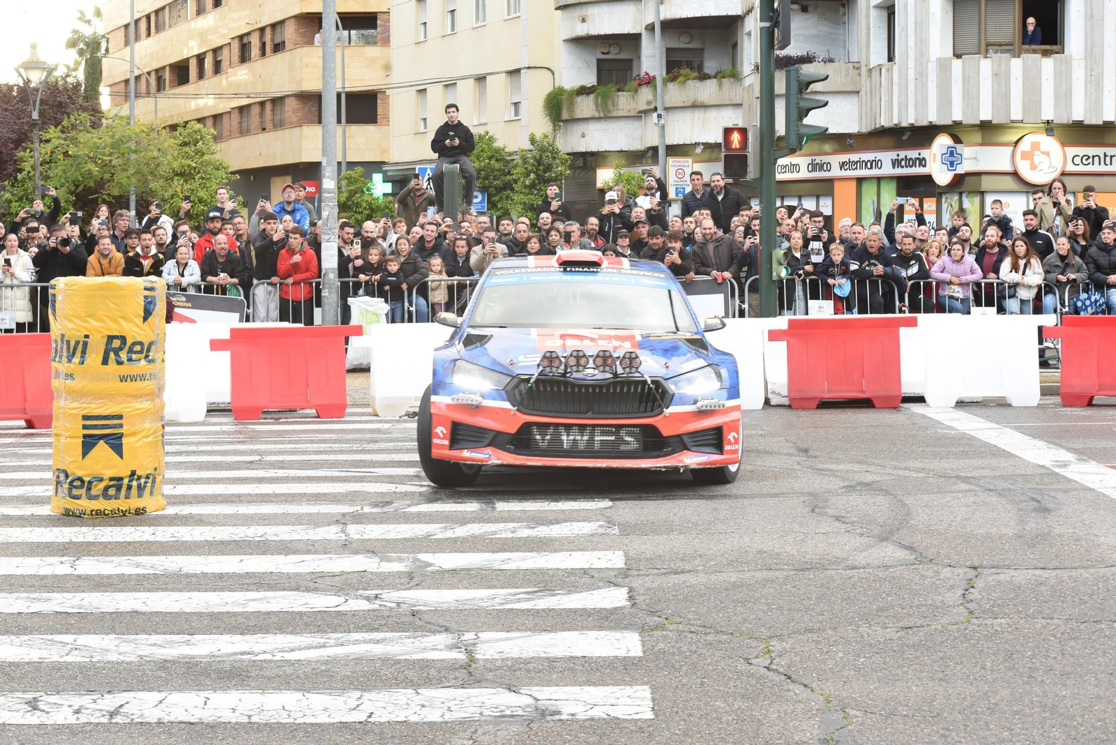 Las mejores fotos del espectacular tramo urbano del Rallye Sierra Morena 2025