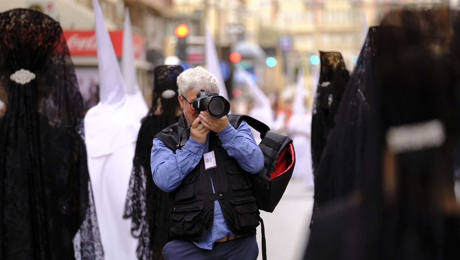 La Borriquita procesiona por las calles de Almería, en imágenes