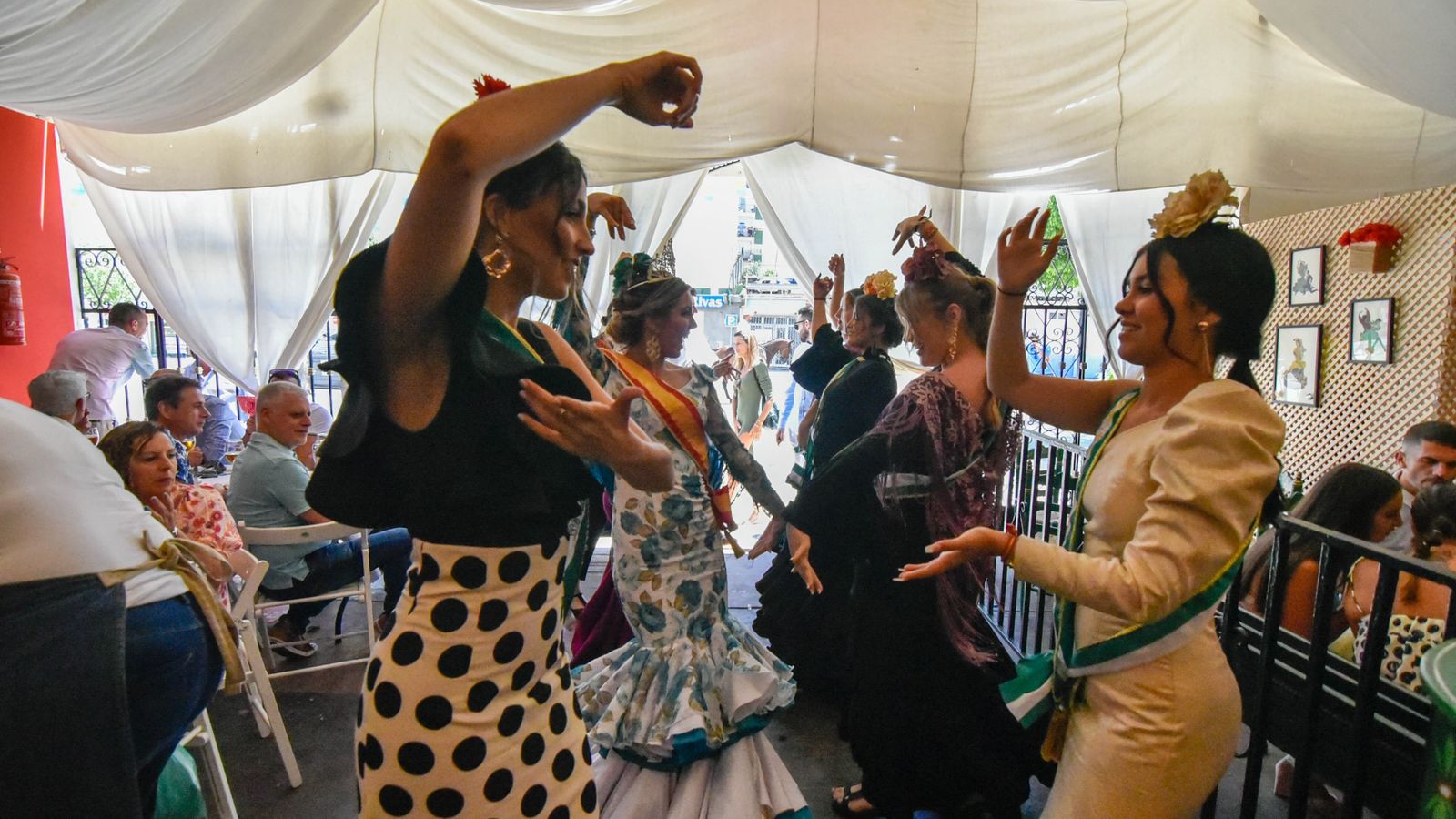 Fotos del miercoles en la Feria Real de Algeciras Dia de la Mujer