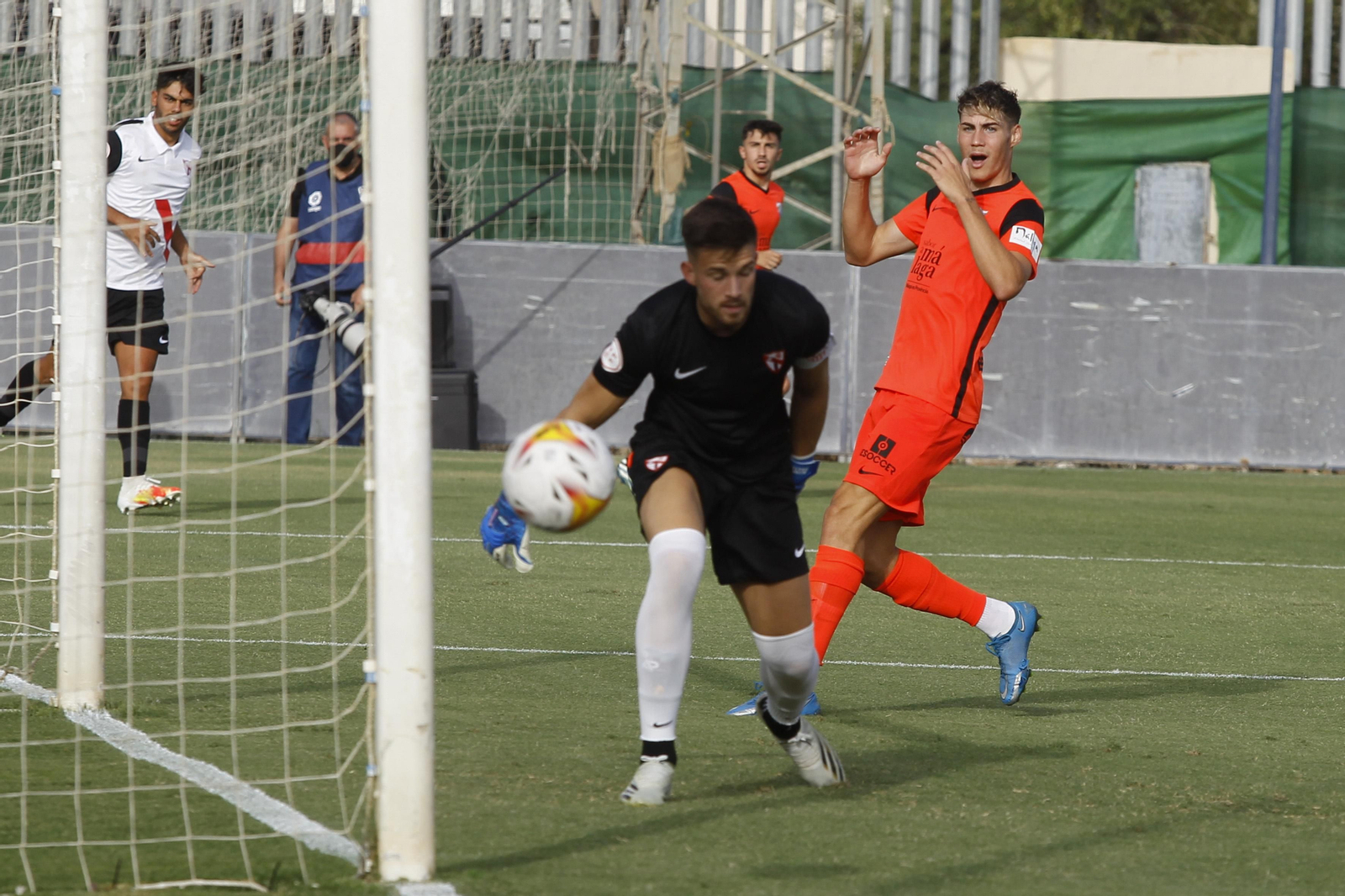 El Málaga CF-Sevilla Atlético, en fotos