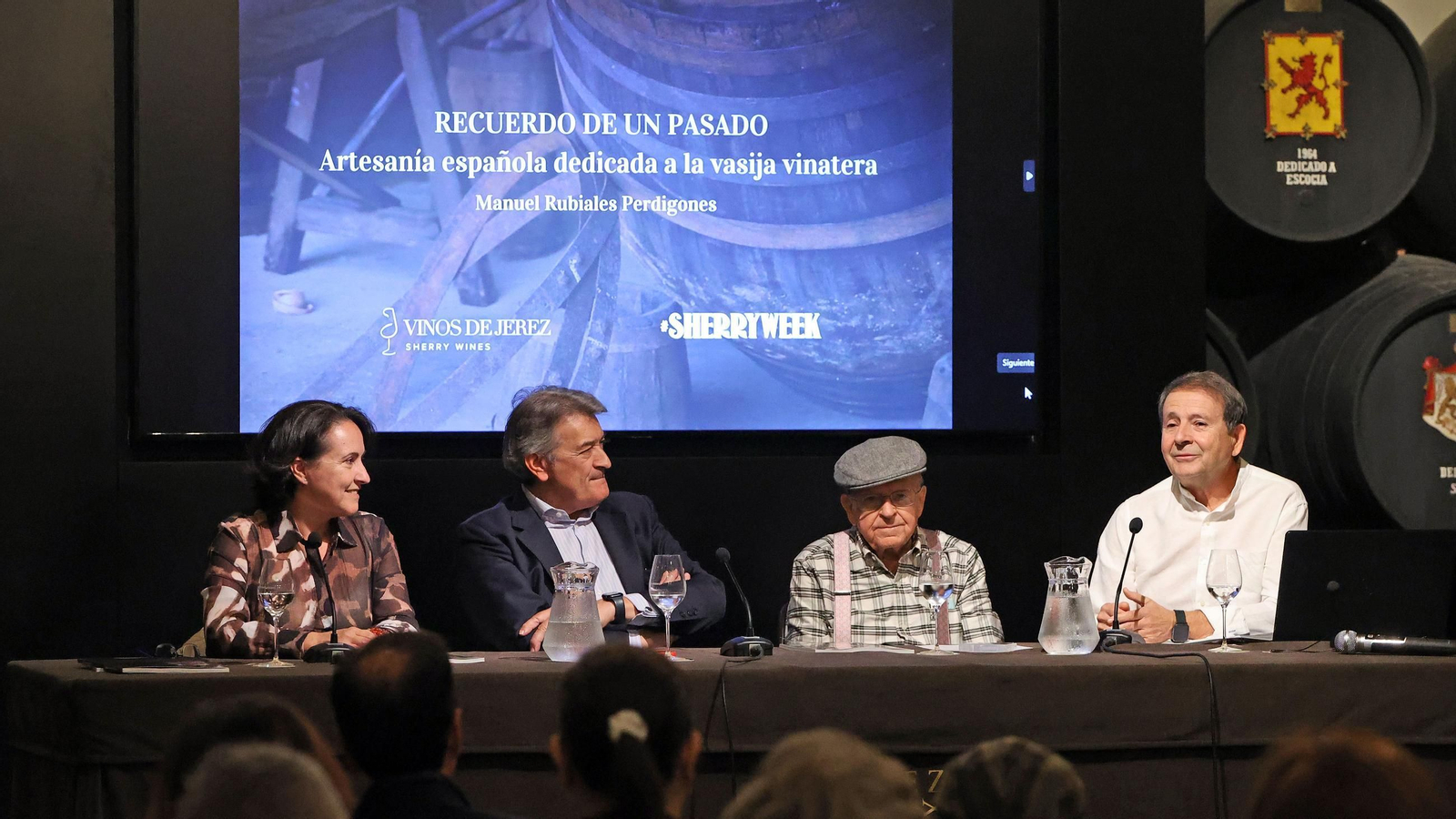 Imágenes de la presentación del libro y homenaje a Manuel Rubiales Perdigones en el Consejo Regulador del Vino de Jerez