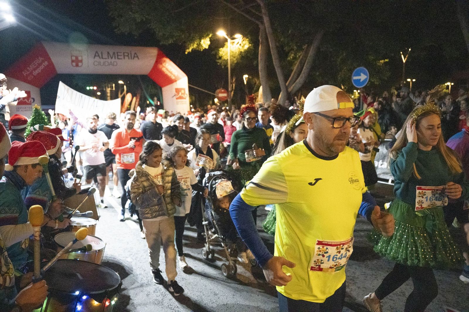 Almería corre y celebra su memoria olímpica en una San Silvestre de récord
