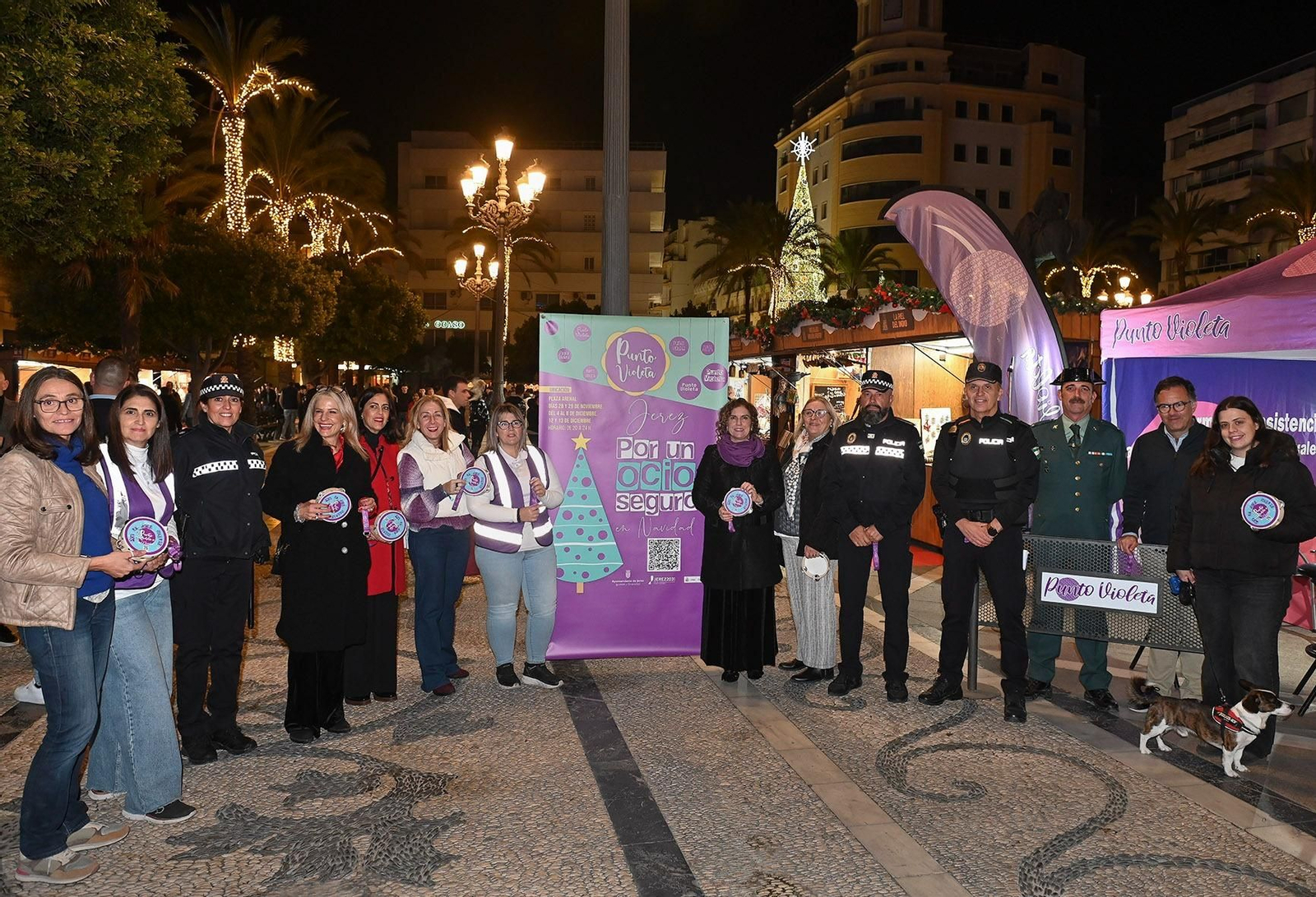 Punto Violeta habilitado en la plaza del Arenal de Jerez mientras dure la celebración de las zambombas en el centro histórico