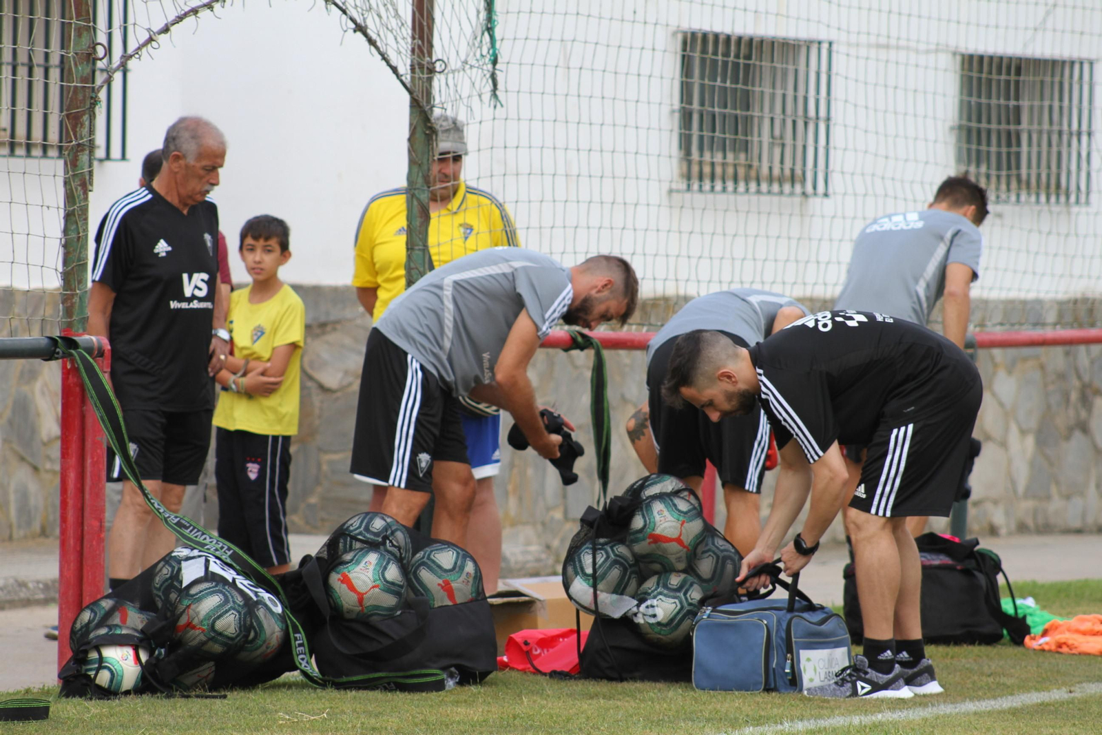 El balón tuvo poco protagonismo en una sesión centrada en la preparación física.