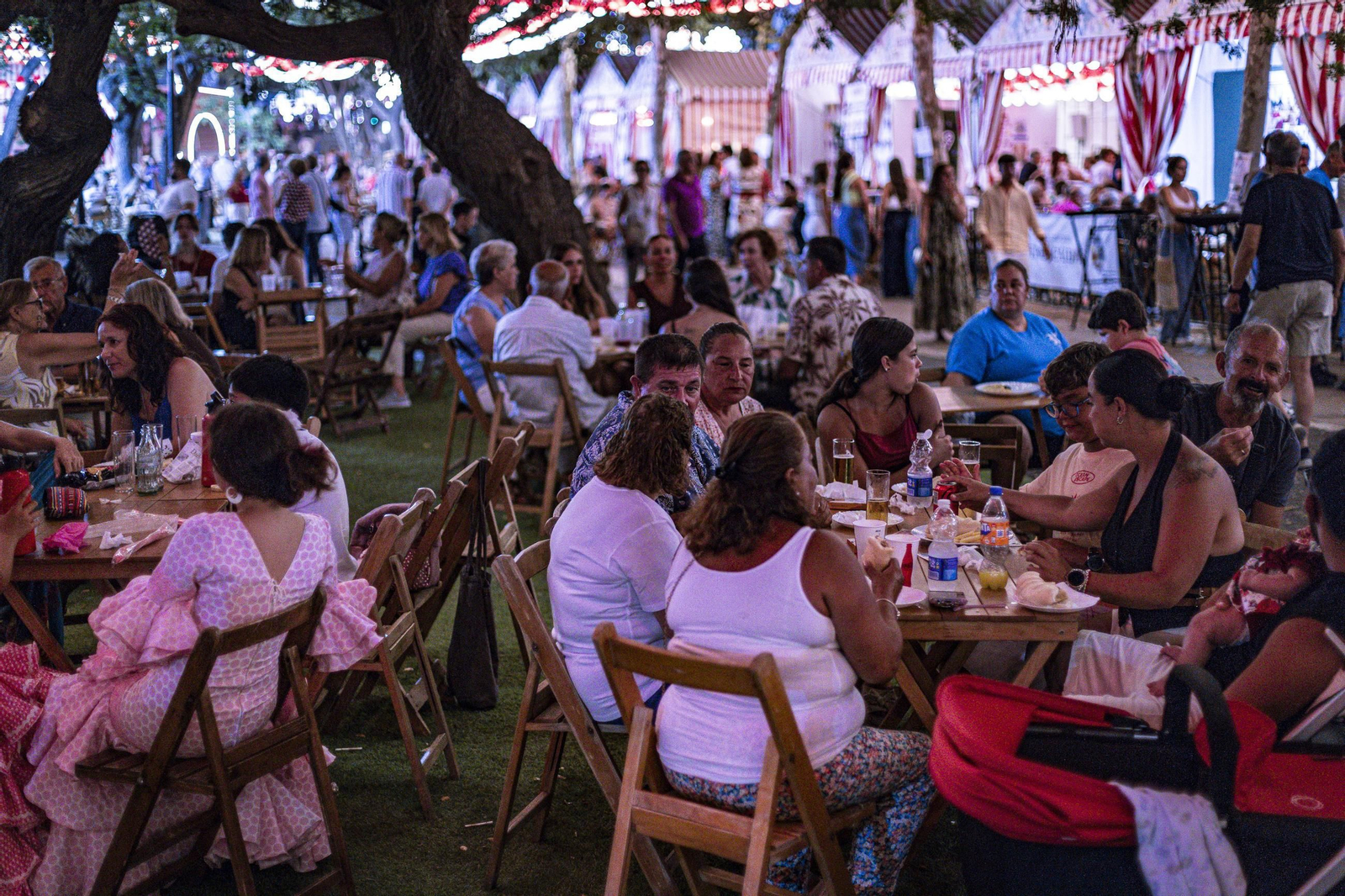 Búscate en las imágenes del jueves de la Feria del Carmen y de la Sal 2025 en San Fernando