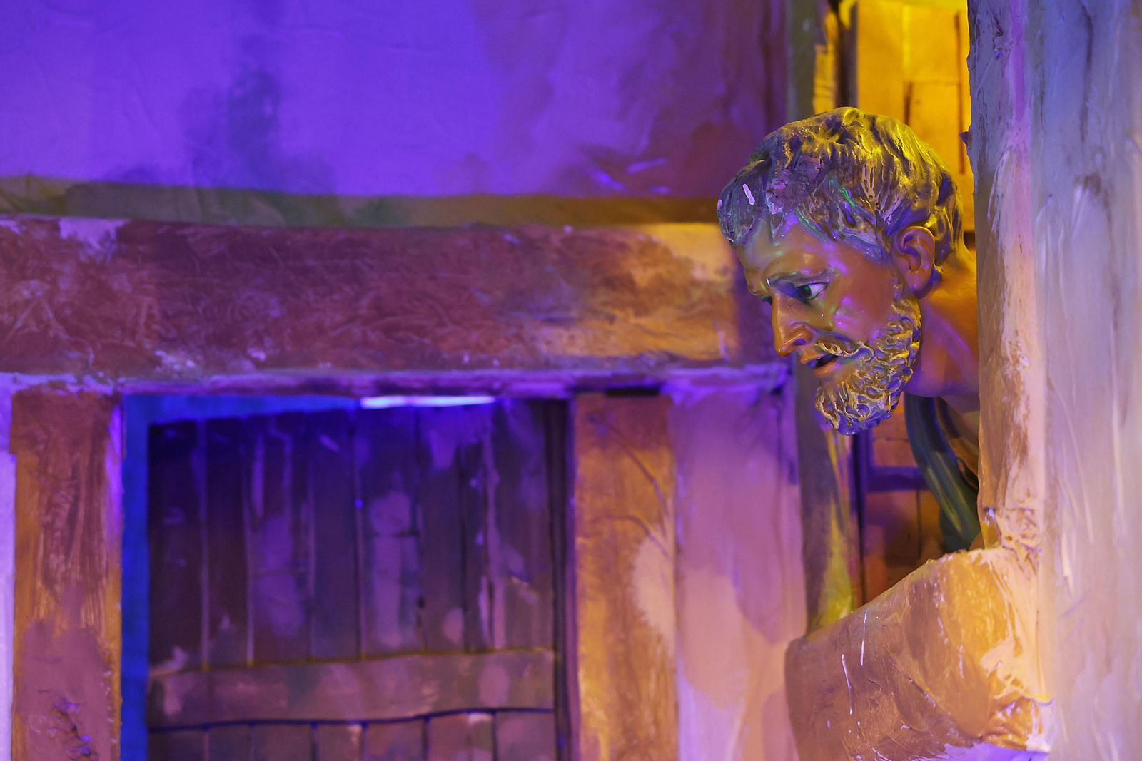 Imágenes de la inauguración del Belén Solidario del Consejo de Cofradías y Hermandades y el Corte Inglés