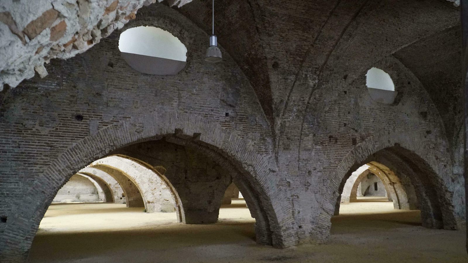 Interior de los antiguos astilleros medievales.