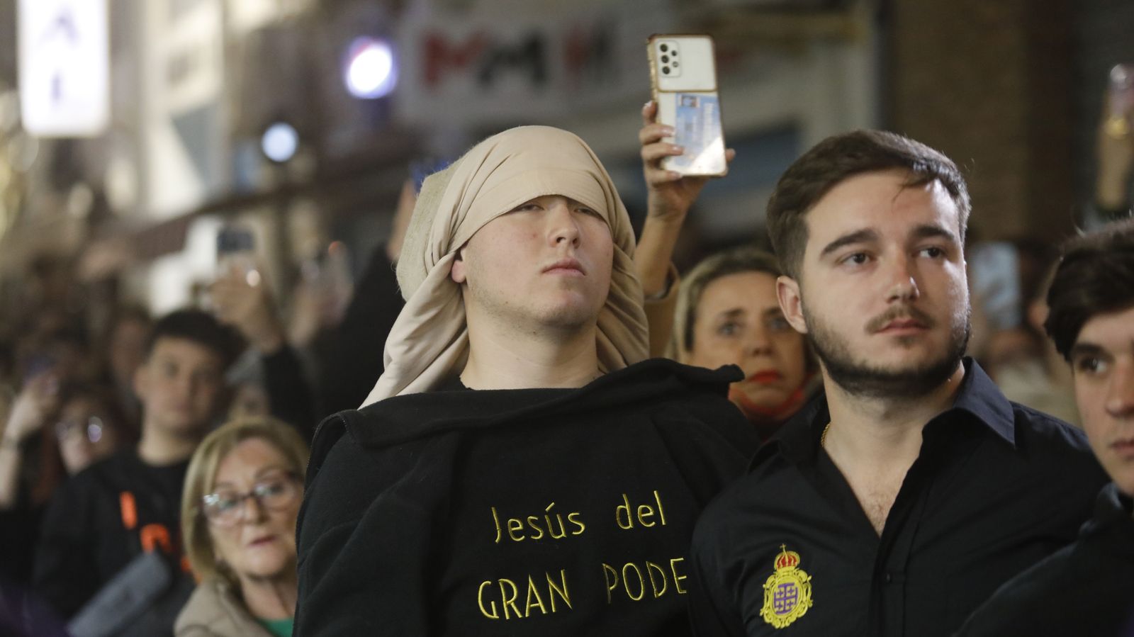 Fotos del Jueves Santo en La Línea: Perdón y la Salud, Gran Poder y Angustias