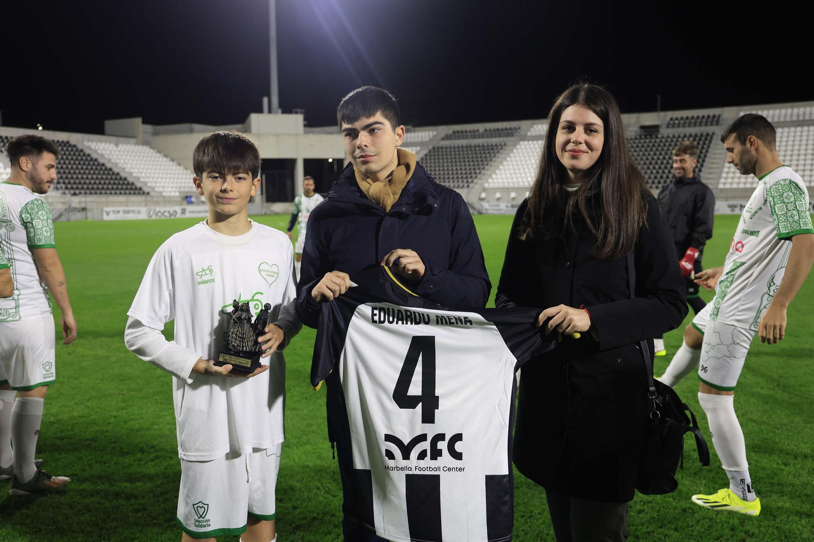 Las fotos del homenaje al ex jugador de la Balona Edu Mena en La Línea