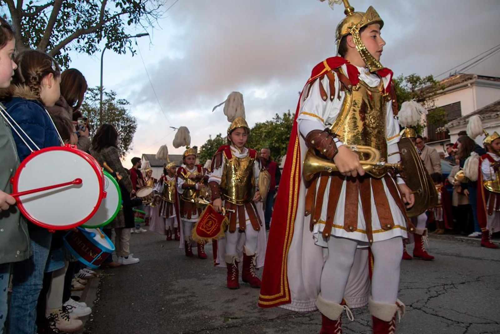 La tamborada de la Centuria Romana Munda en Montilla, en imágenes