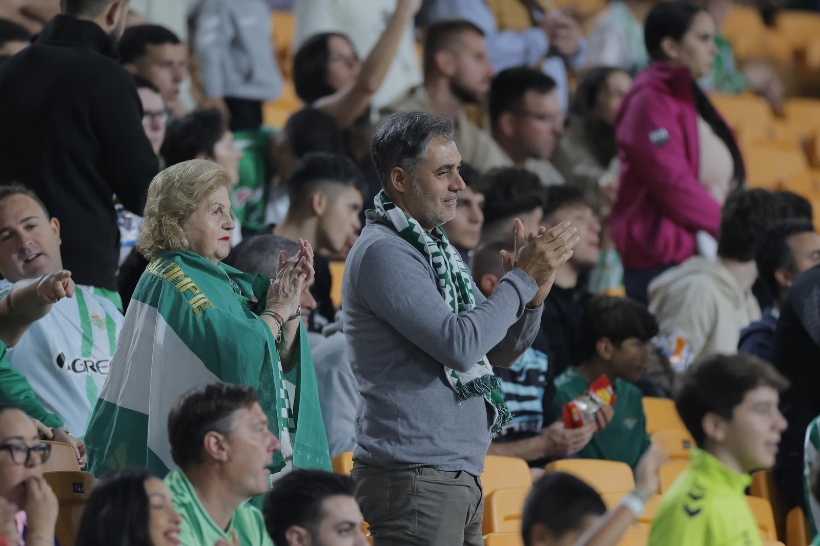 Búscate en las fotos del Betis - Mallorca