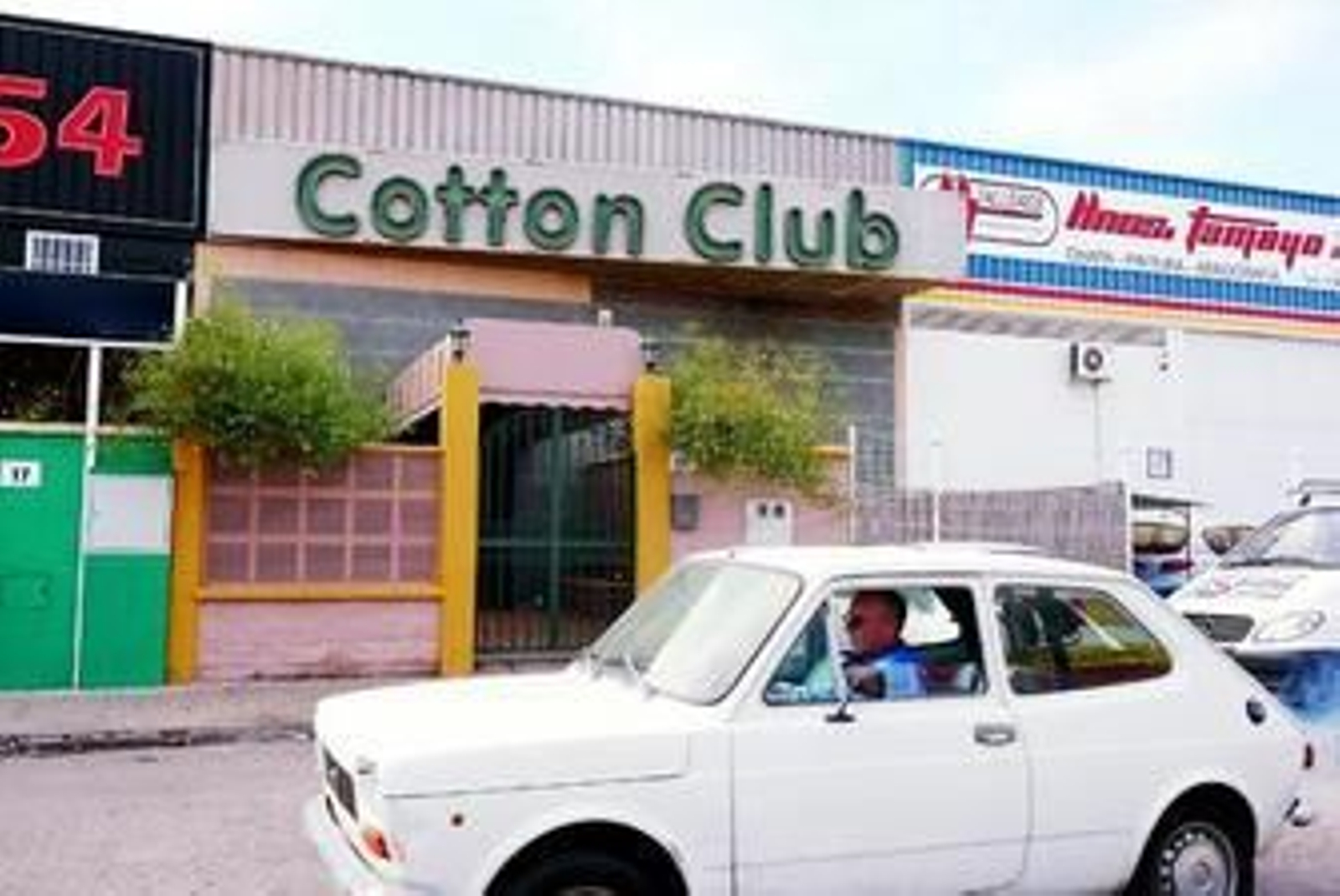 Los gerentes del Cotton y La Perla Negra son los cabecillas de la trama.