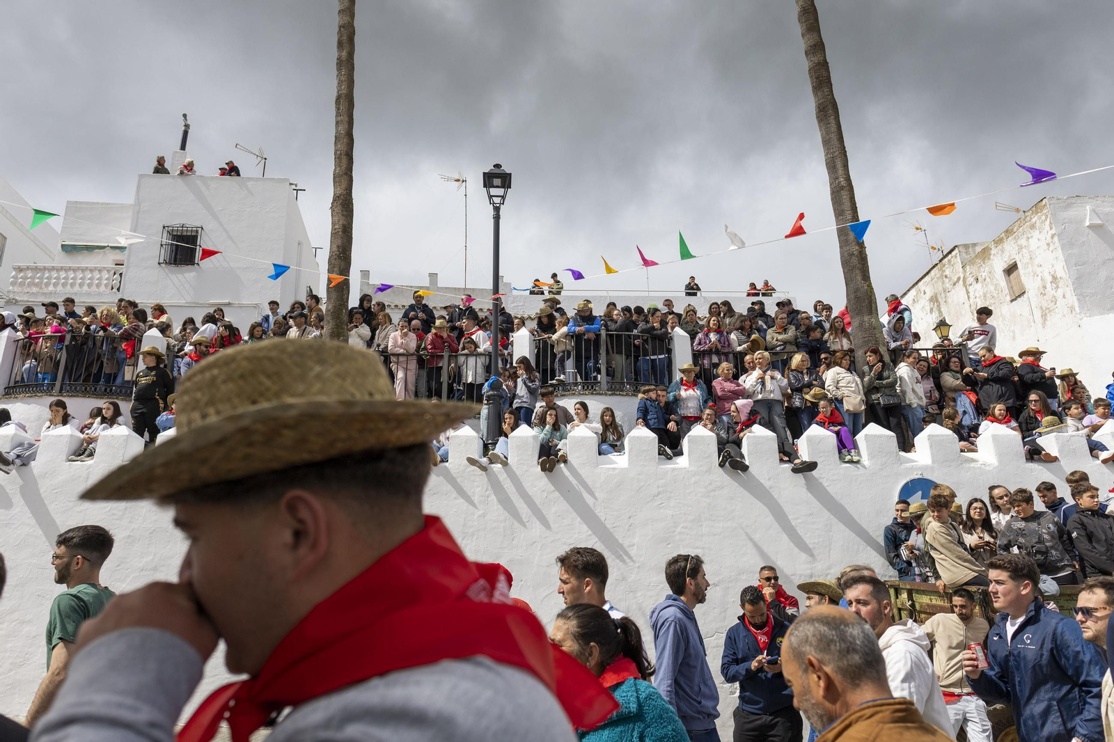 Las imágenes del Toro Embolao de Vejer 2025