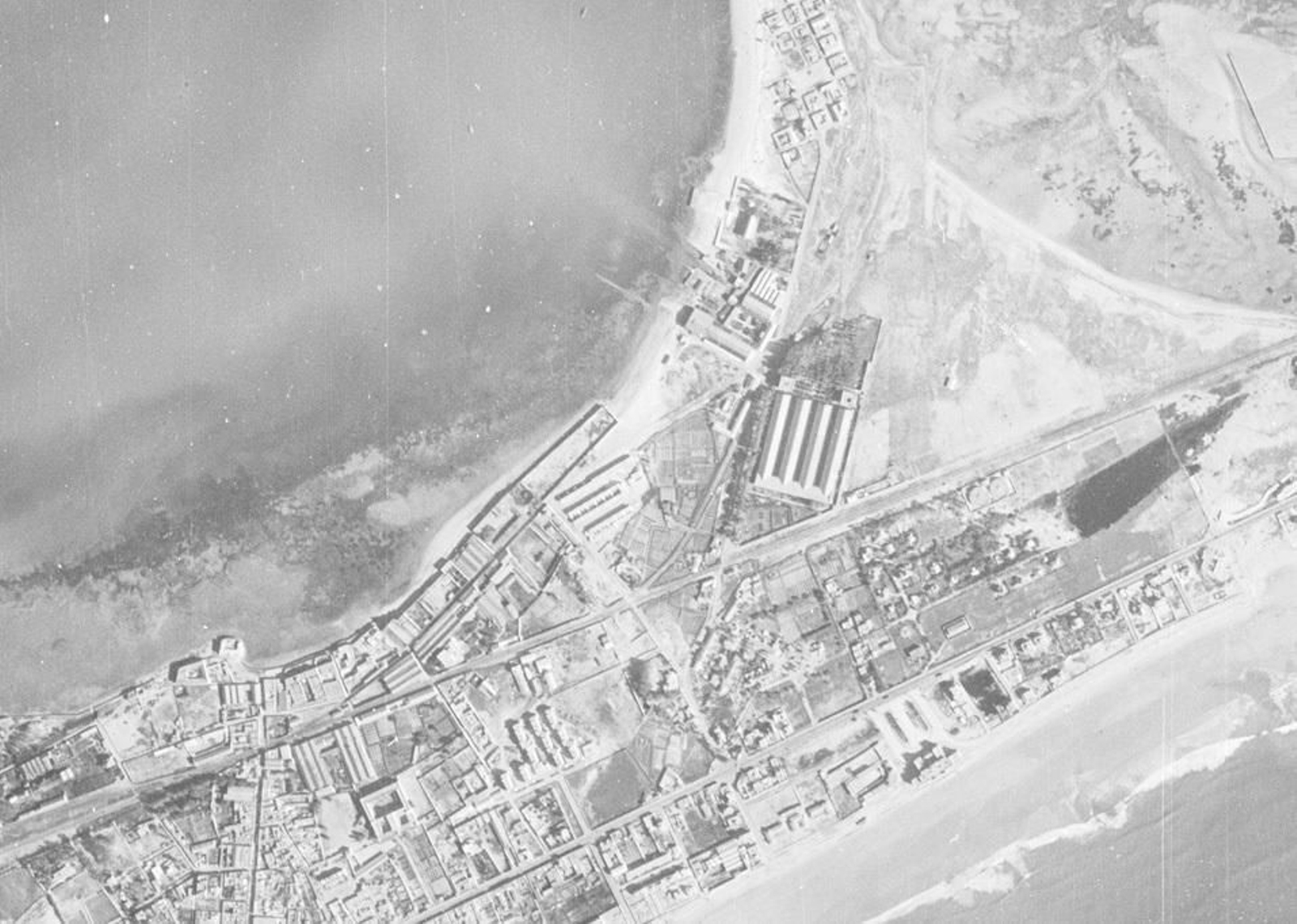 Cádiz 1946. Las impactantes imágenes aéreas de la ciudad un año antes de la Explosión de 1947