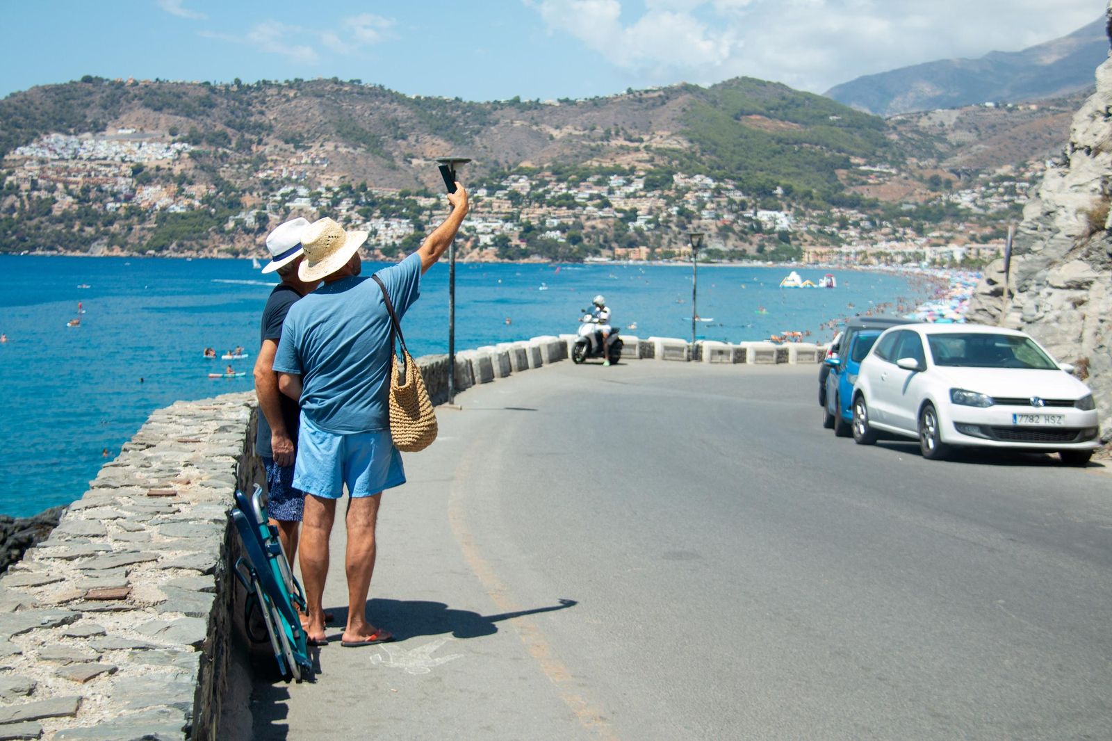 Playas llenas el 15 de agosto en la Costa Tropical