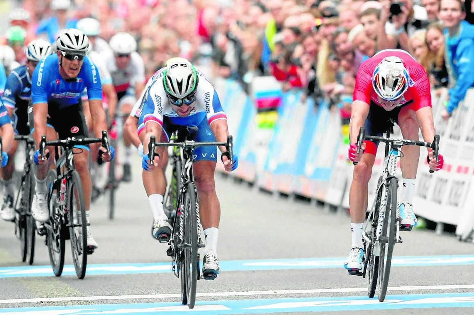 El eslovaco Sagan se impone en el sprint en Bergen al noruego Kristoff.