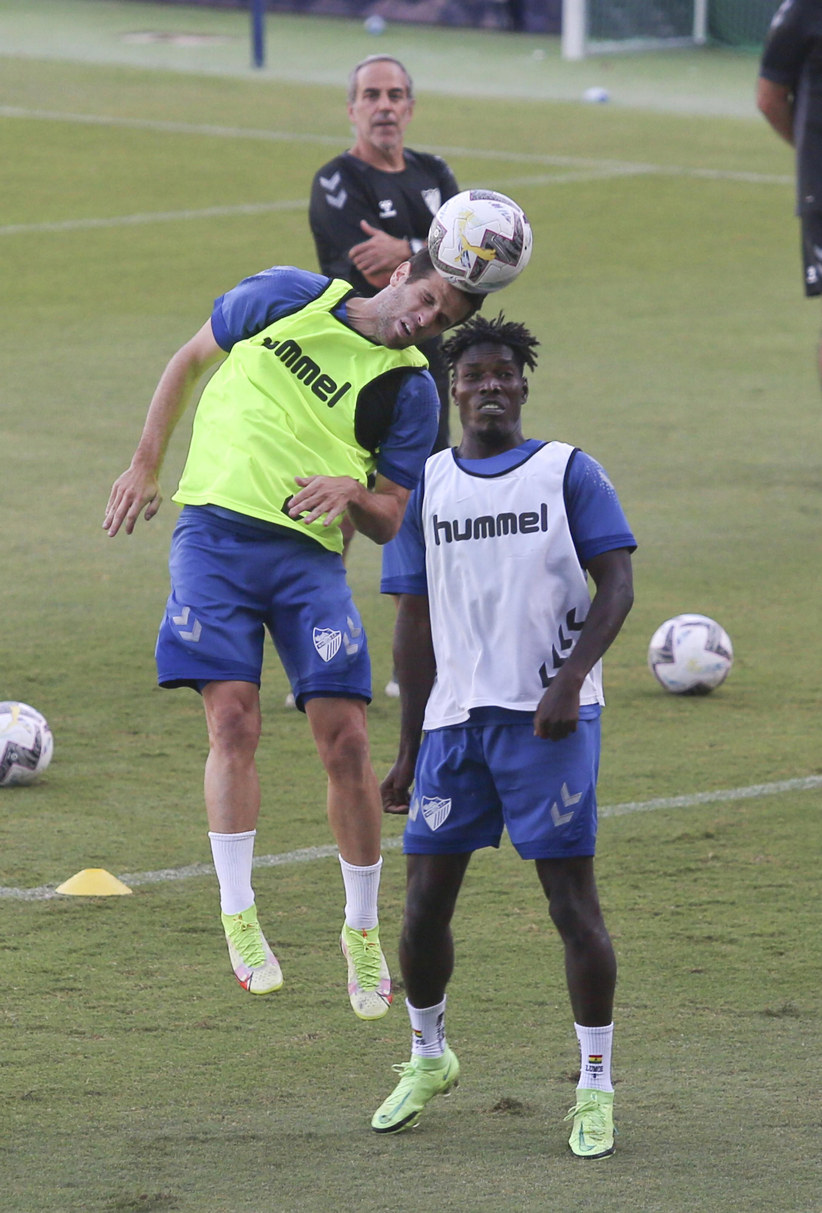 Galería de fotos: Lumor sigue como uno más en una sesión complicada para el Málaga CF Galería de fotos: Lumor sigue como uno más en una sesión complicada para el Málaga CF