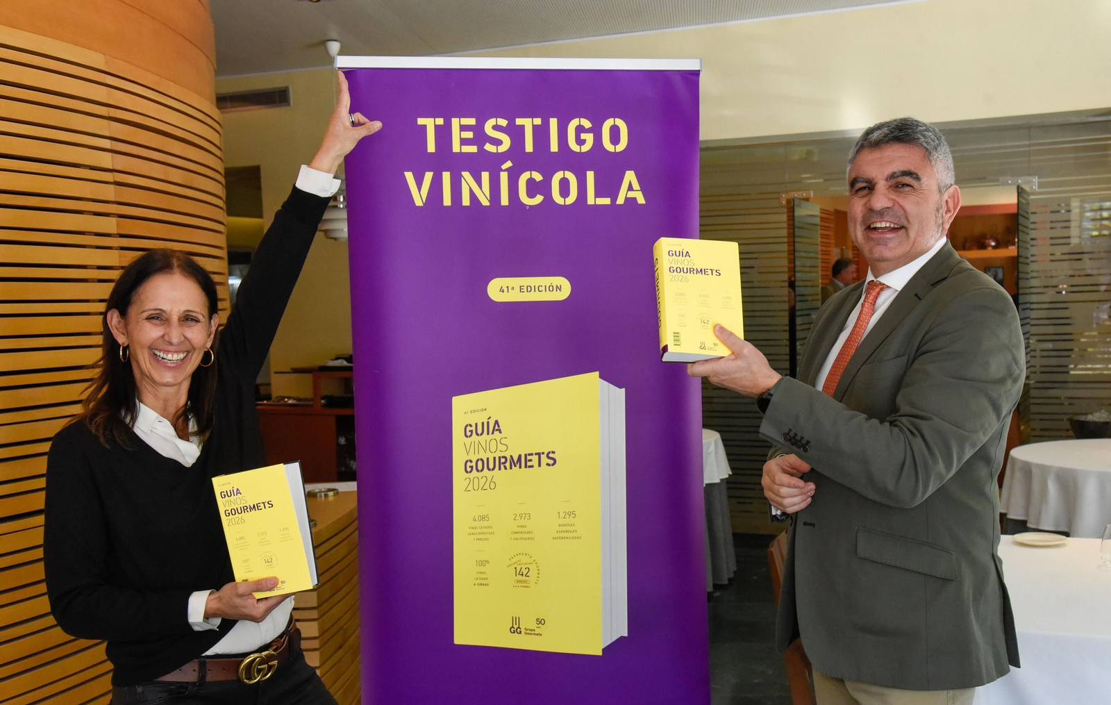Reyes López, directora adjunta de Grupo Gourmets, e Ignacio Crespo, director de la Guía Vinos Gourmets.