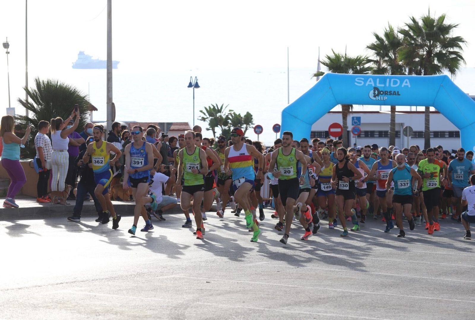 La salida de la Carrera Urbana Ciudad de Algeciras, en Getares.