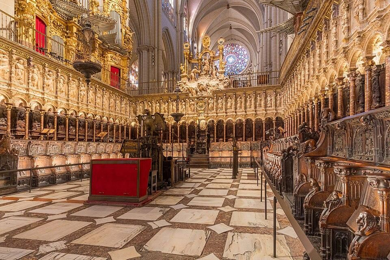 La obra fue impulsada por el  cardenal y arzobispo de Toledo, Pedro González