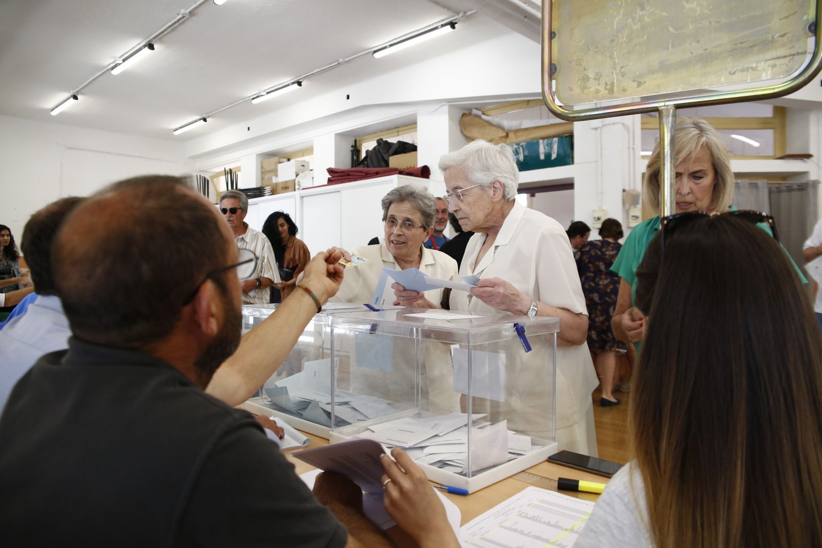 Imágenes de la jornada de votación en Granada