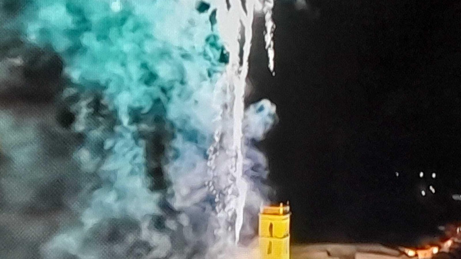 Los fuegos artificiales iluminan Almonaster la Real