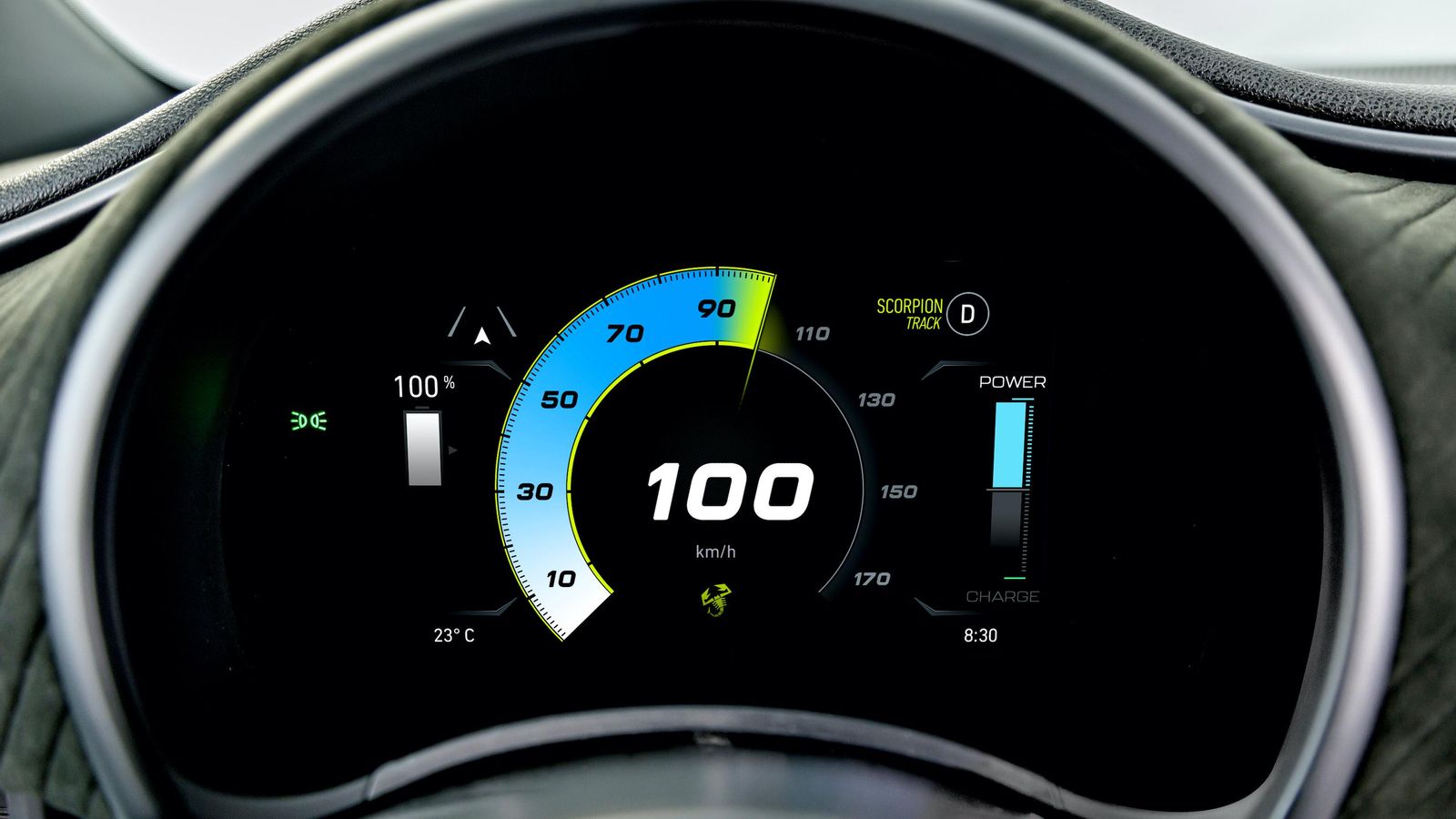 La instrumentación corre a cargo de una pantalla digital de 7”. Acompaña a la central para el equipo de infoentretenimiento de 10,25".