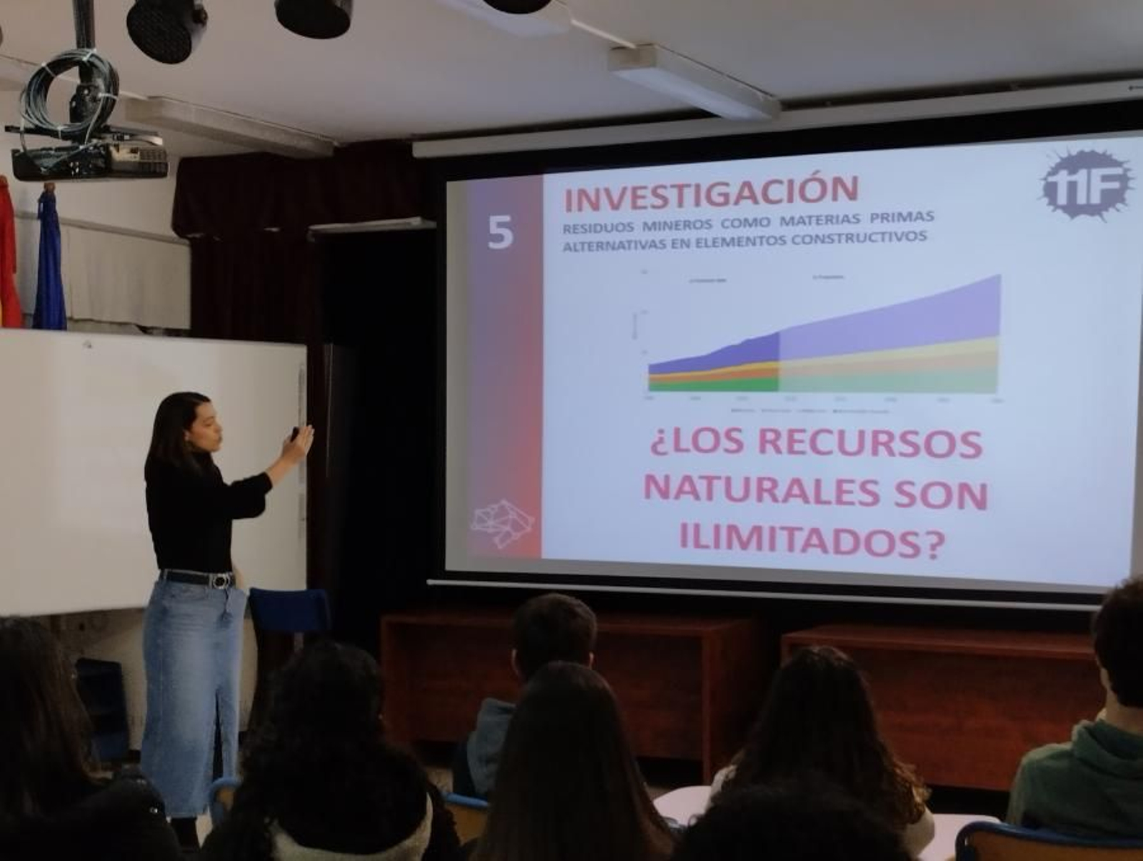 La investigadora Angélica Lozano en 'Charlas 11F' en 2023.
