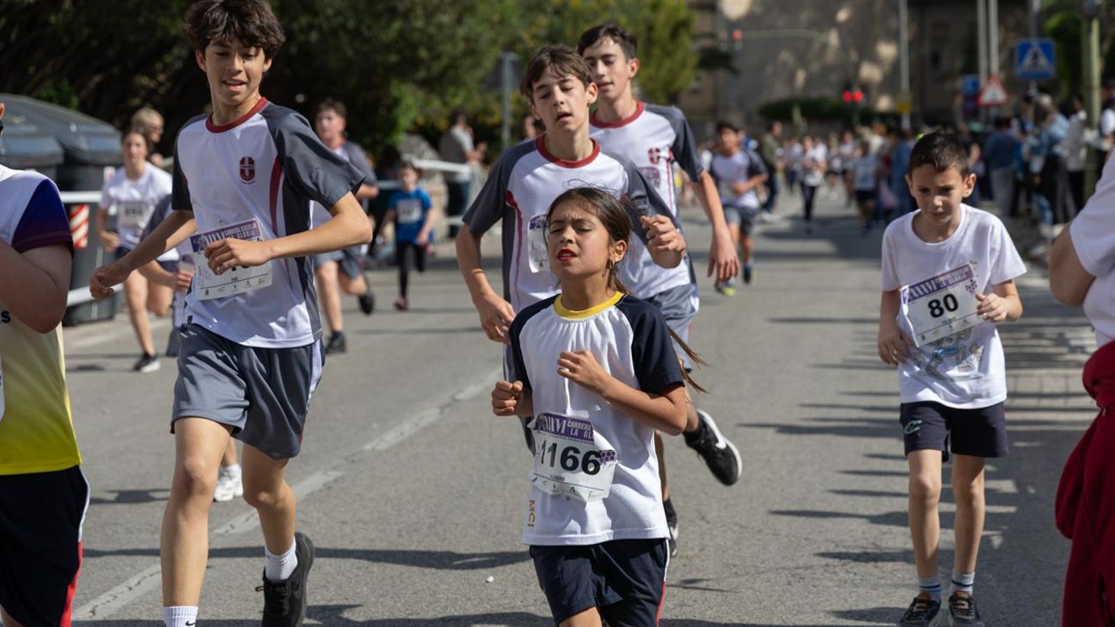 La carrera escolar de “La Gloria” que aúna inclusión y solidaridad, en imágenes