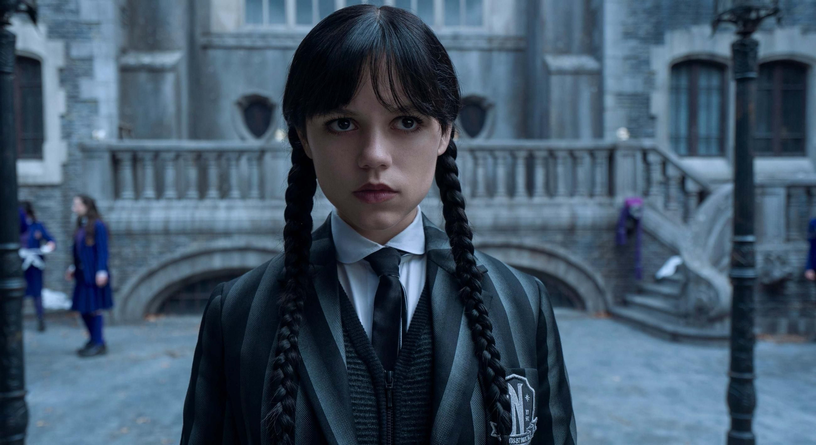 Jenna Ortega, mundialmente conocida por su papel de Miércoles Addams en la serie de Tim Burton.