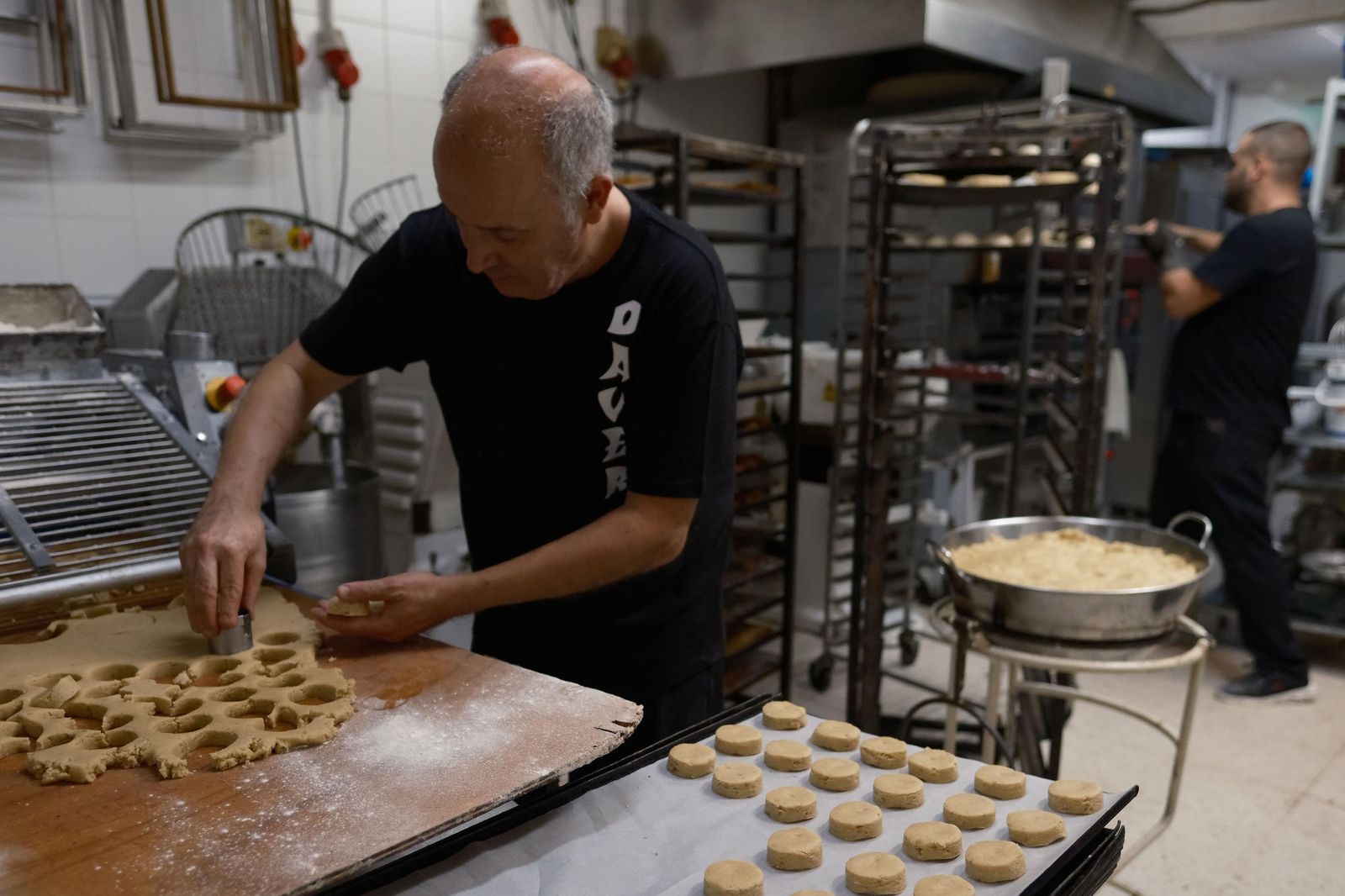 El proceso para la confección se realiza en su gran mayoría a mano.