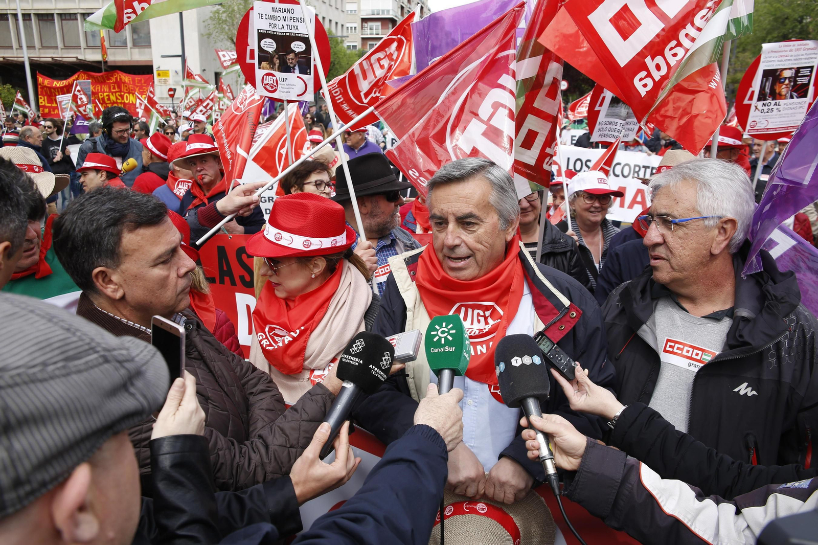 La manifestación del Primero de Mayo de Granada, en imágenes