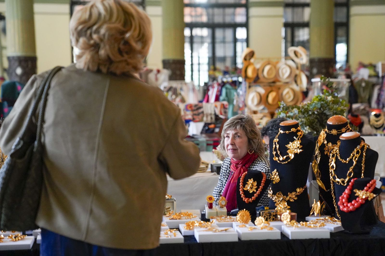 Las fotos del Rastrillo Nuevo Fututo en el Casino de la Exposición