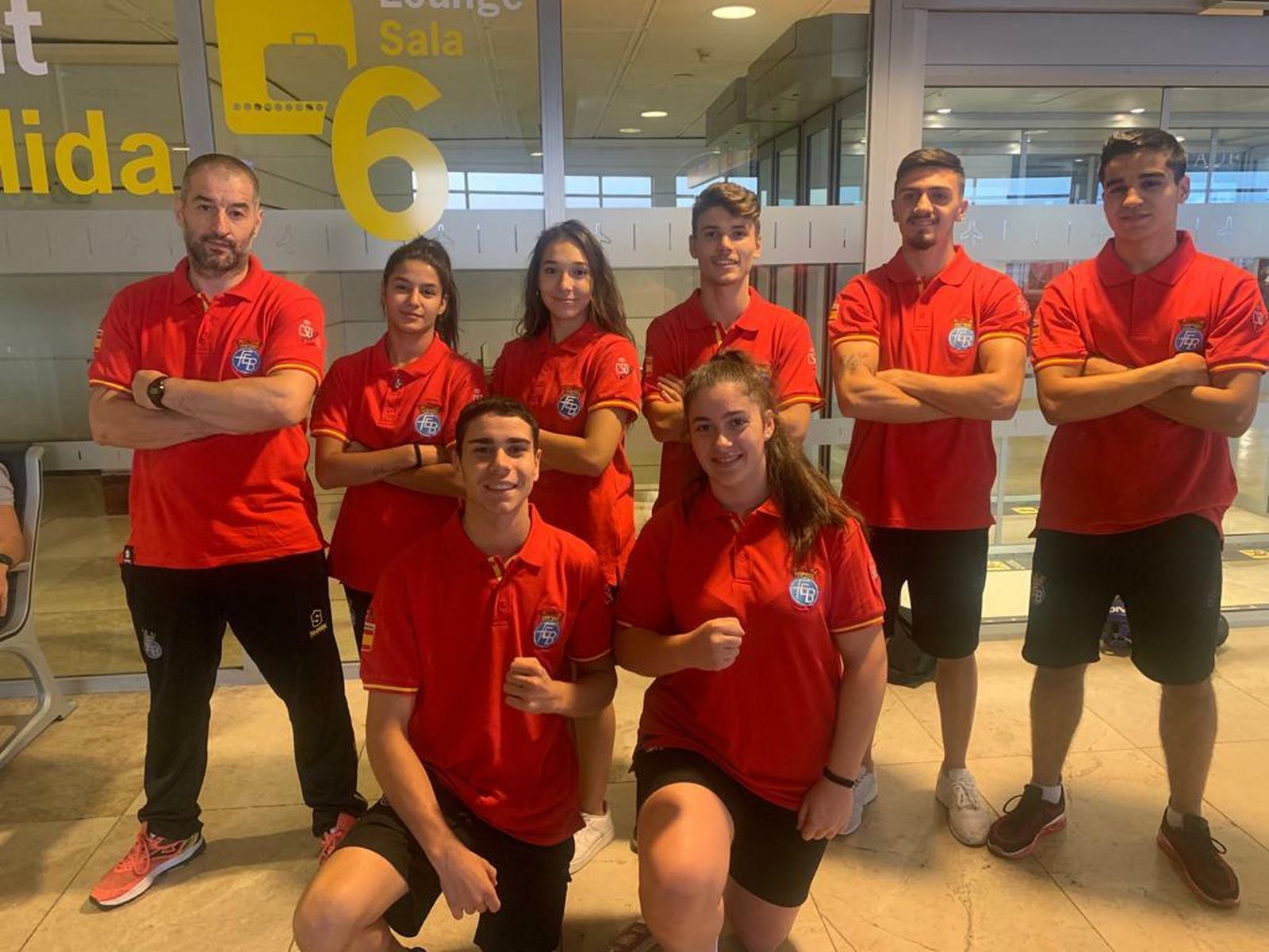 Mario Mediavilla aparece agachado con los demás españoles participantes en el Europeo.